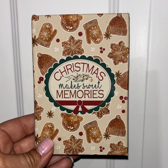 Sugar and Spice Holiday Decor - Picture 2 of 8